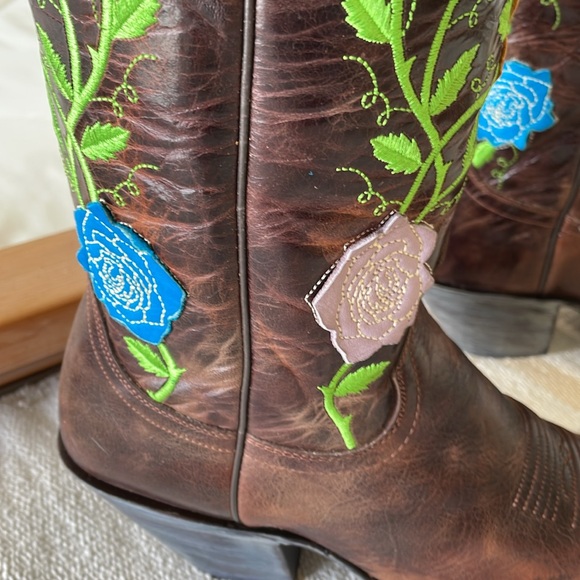 Vintage Justin Cowgirl Boots - Picture 3 of 11